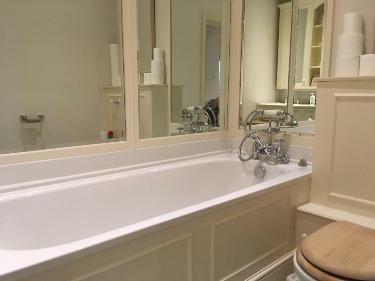 Large 2 Bedroom 2 Bathroom In Westminster Londres