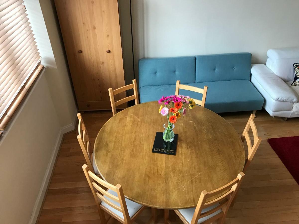 Homestay Westbourne Terrace *