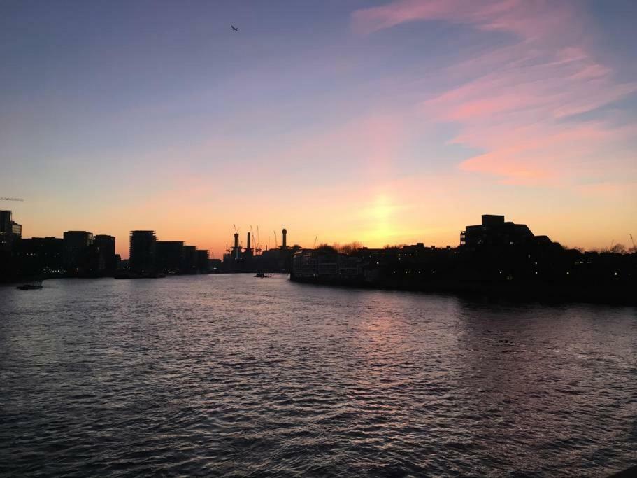 Zone 1 Riverside -st George Wharf Londres