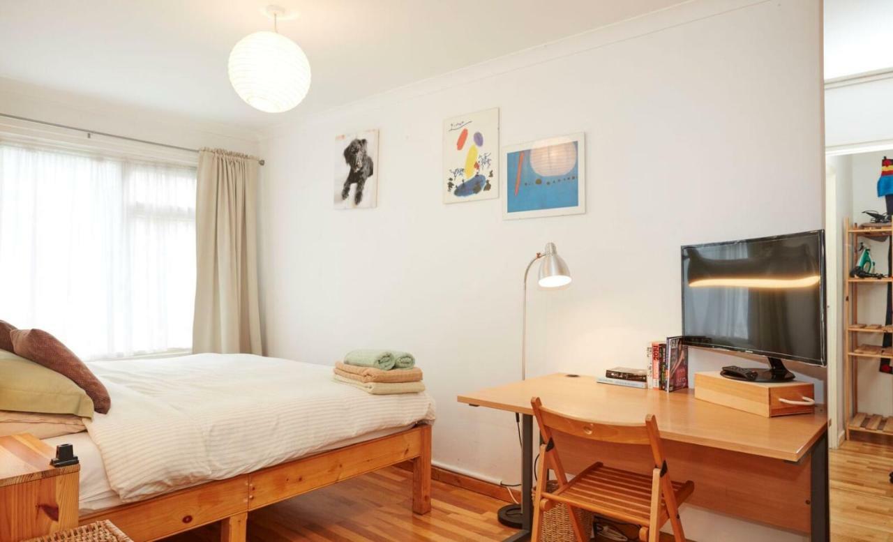 Holiday home Brecknock Road House
