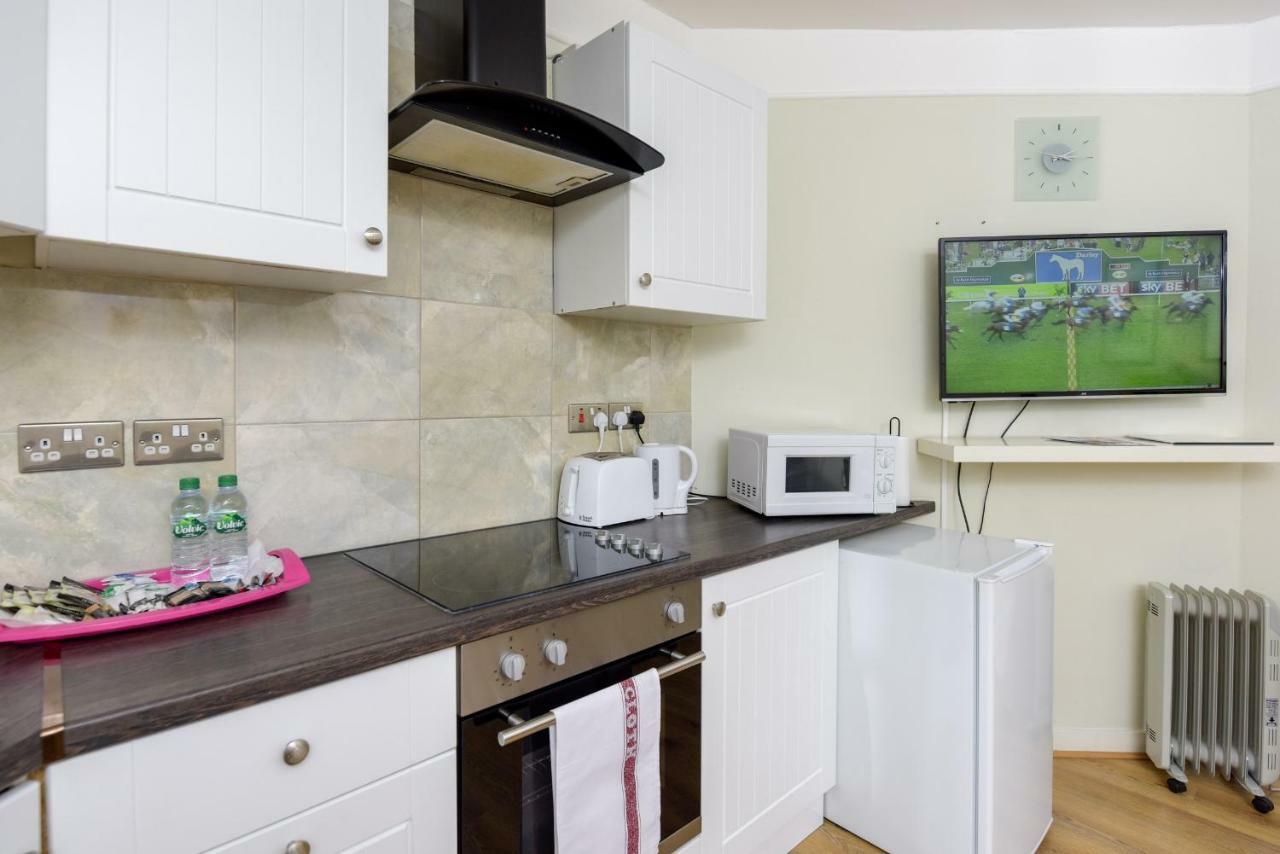 Gloucester Gardens Apartment