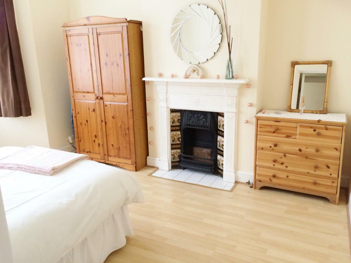 Spacious West 2 Bedroom Londres