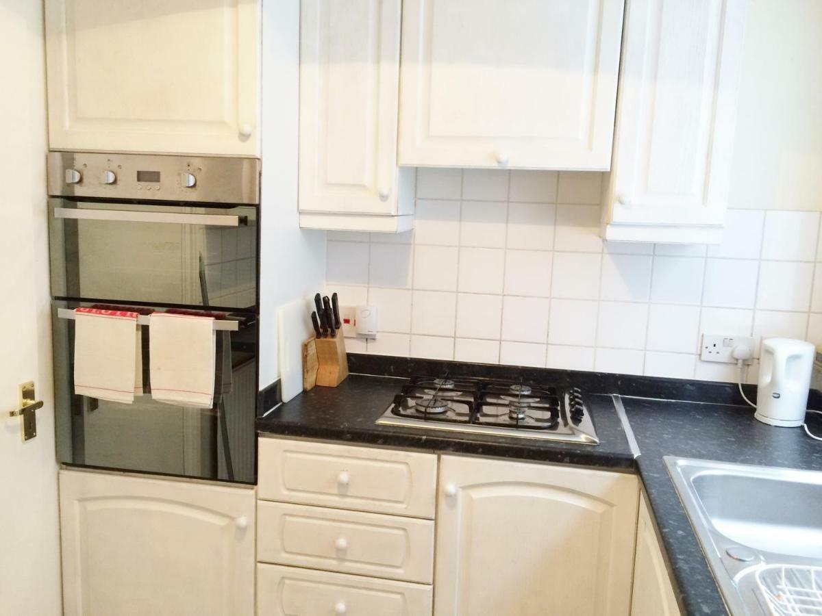 Spacious West 2 Bedroom