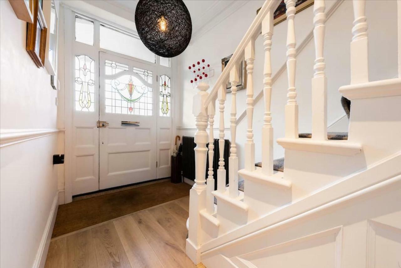 Casa de Férias Gorgeous, 4 Bed Victorian House In Dollis Hill *