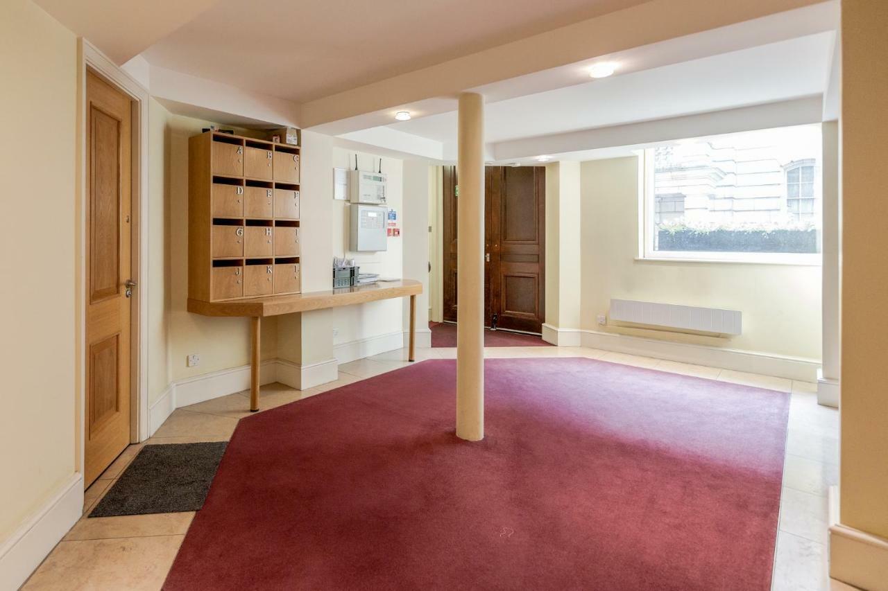 Outstanding Trafalgar Penthouse, Sleeps 8 Apartamento Londres