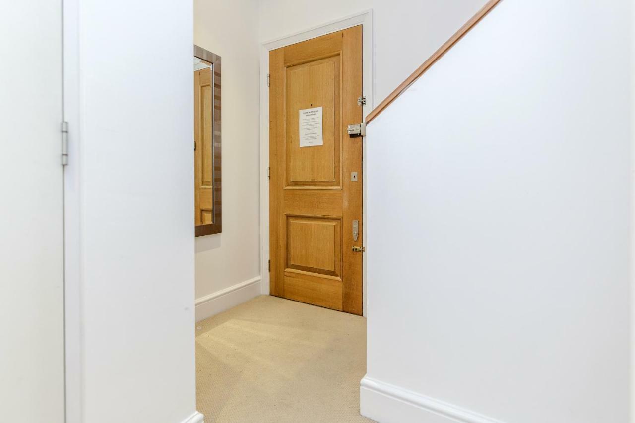 Outstanding Trafalgar Penthouse, Sleeps 8 Apartment