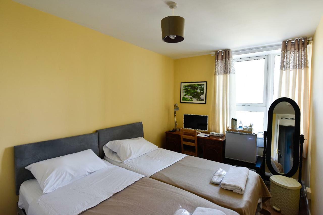 Bray Guest * Londres