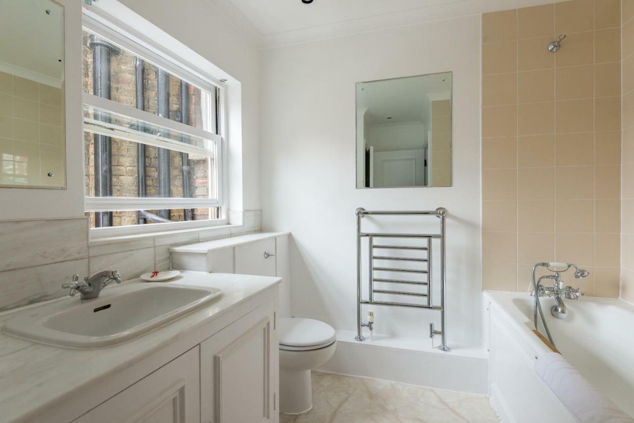 One Bedroom High Street Kensington *
