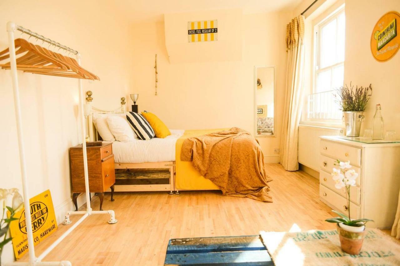 London's East End 2 Bedroom Apartamento Londres