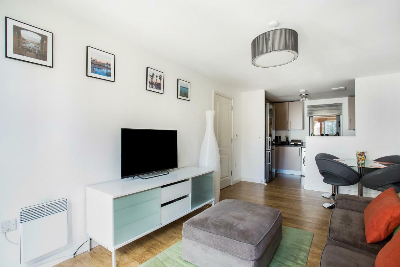 Beautiful, Secure, 2-bedroom Canal-side * Londres