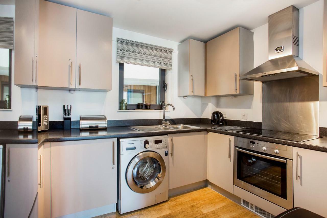 Beautiful, Secure, 2-bedroom Canal-side Londres