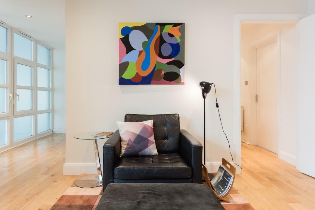 With Parking Near Waterloo & St Thomas & Big Ben & Parliament Londres