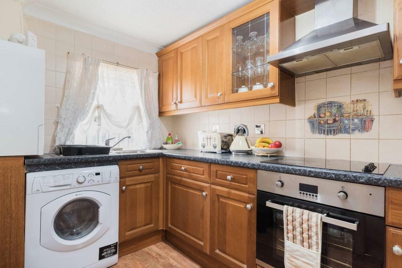 1 Bedroom Near Excel