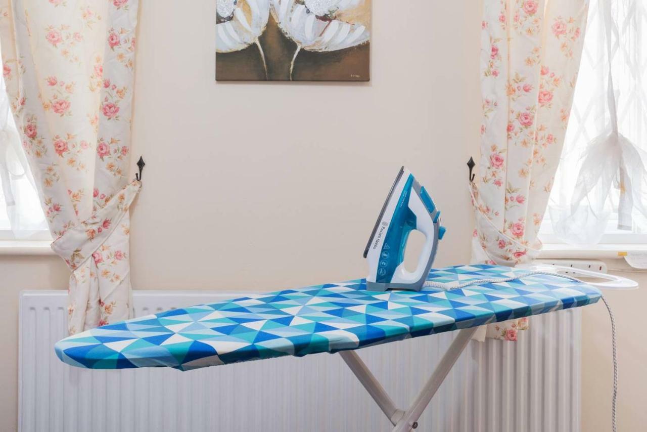 1 Bedroom Near Excel Apartamento *
