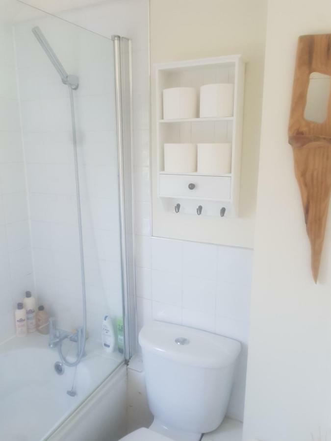 Beautiful 2 Bedroom In The Heart Of Greenwich Appartement