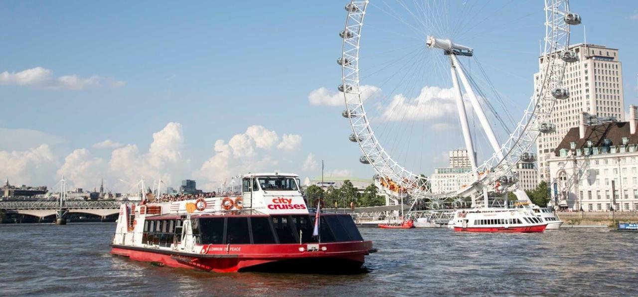 With Parking Near Waterloo & St Thomas & Big Ben & Parliament Londres