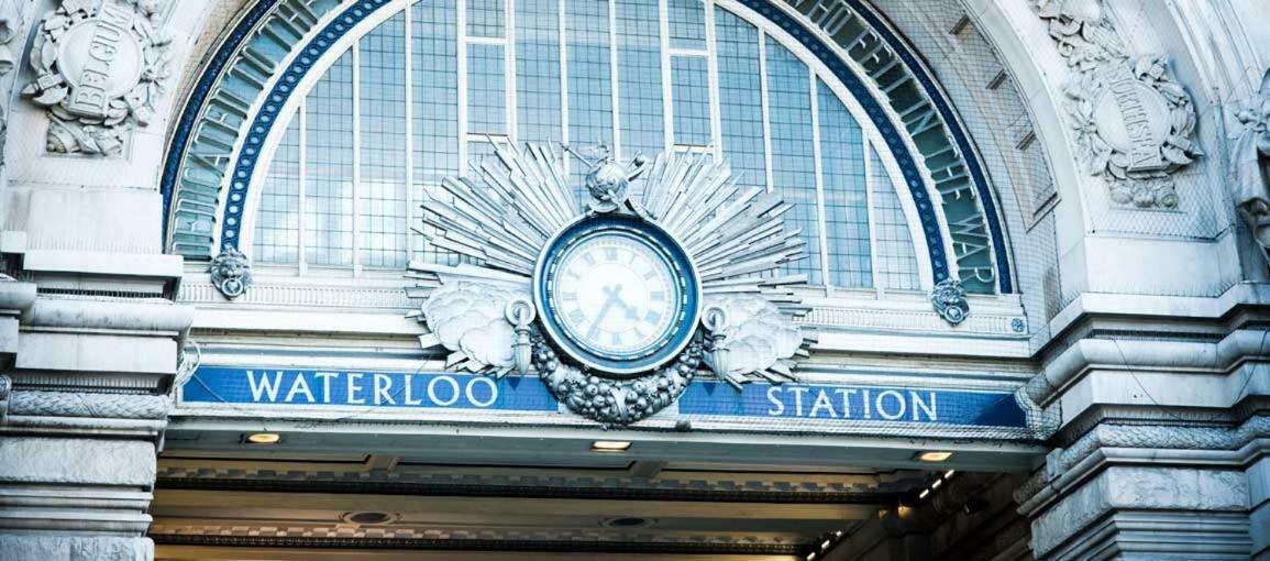 With Parking Near Waterloo & St Thomas & Big Ben & Parliament * Londres