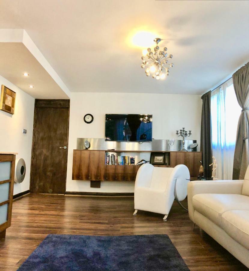 Apartamento 2 Beds 2 Baths In Heart Of