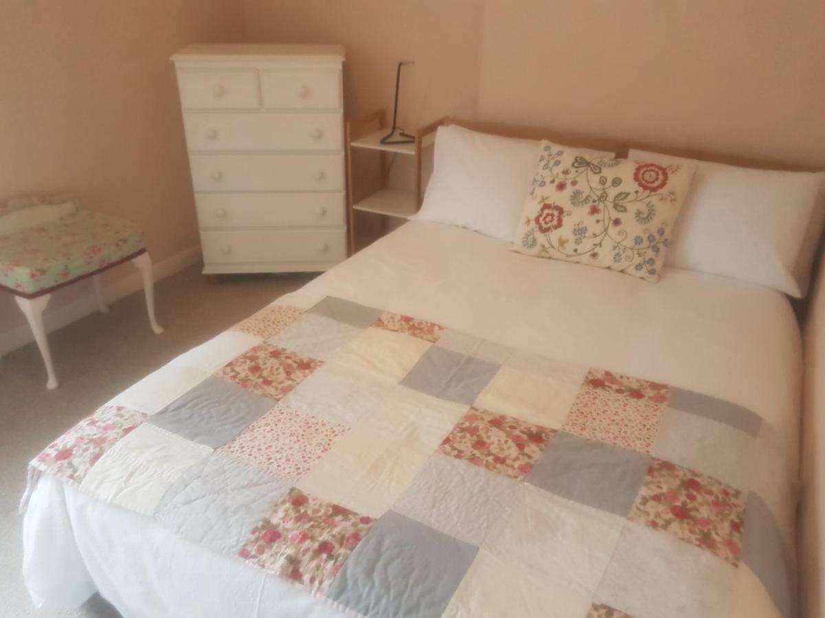 Beautiful 2 Bedroom In The Heart Of Greenwich *