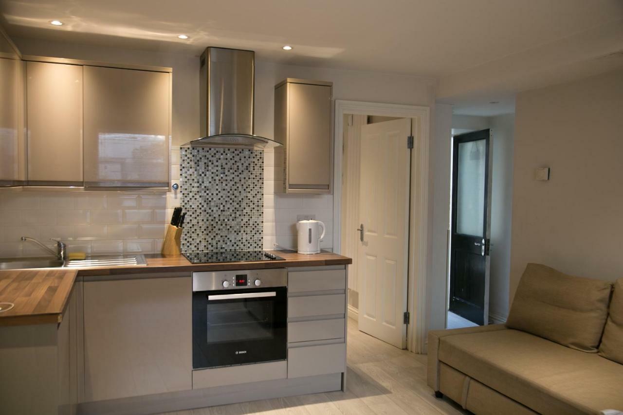 Modern Basement Flat With Garden Appartement