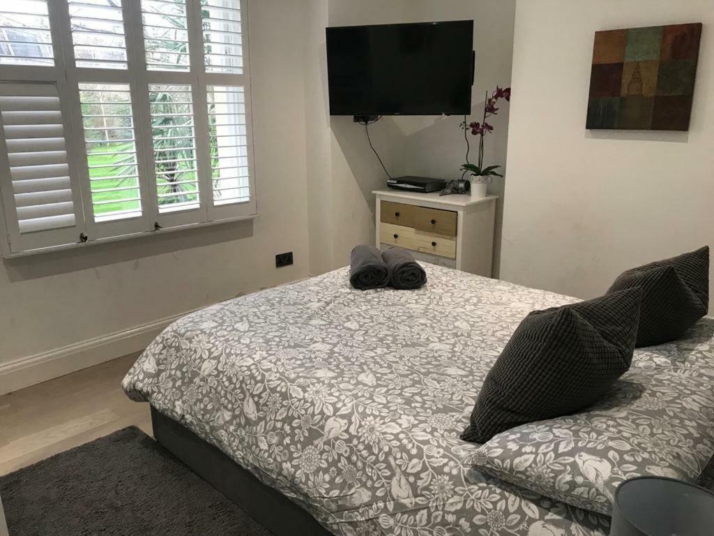 Bright Convenient Flat In Little Venice Apartment