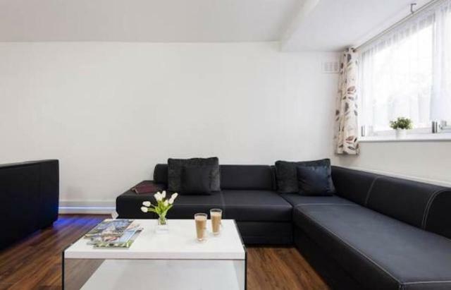 Earls Court Nest *