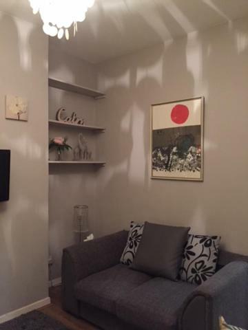 Perfect 2 Bedroom Flat Shepherds Bush W12