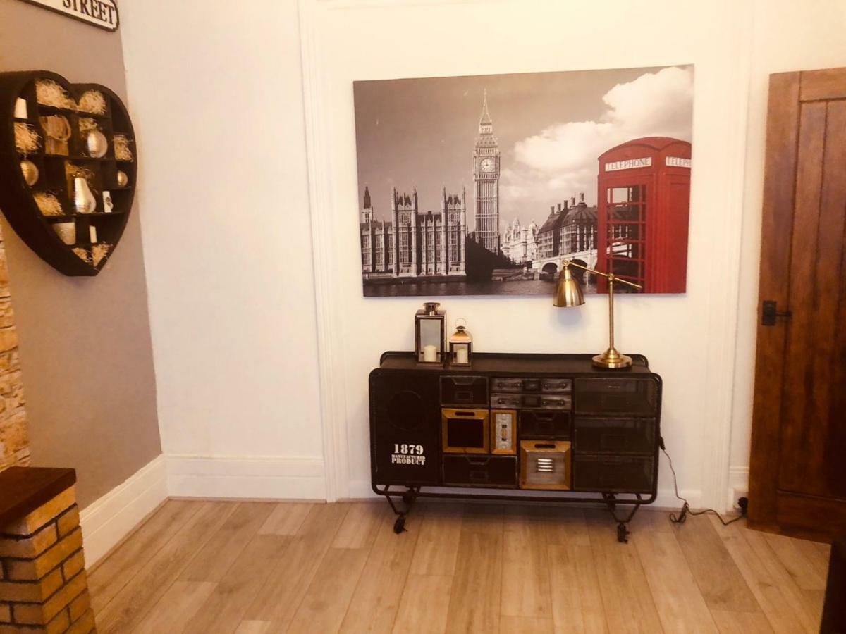 89 Mayes Road * Londen
