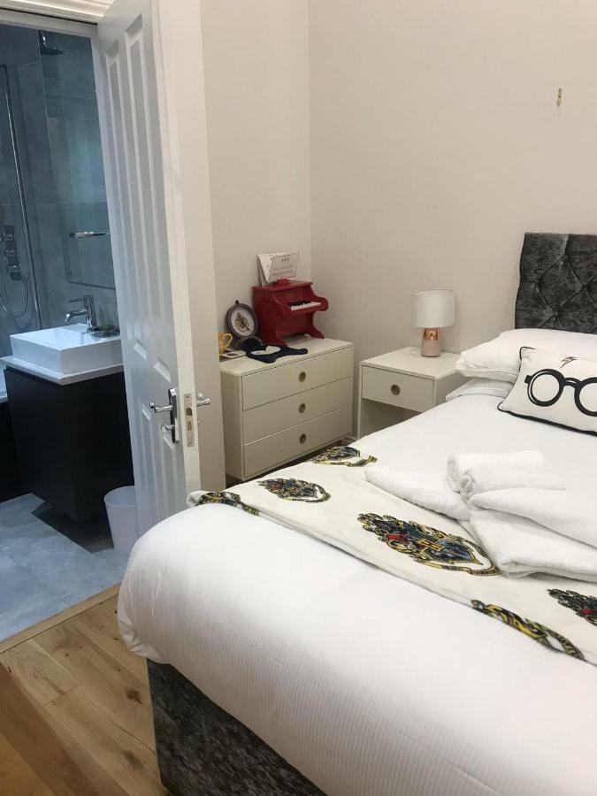 Flat 2, Cromwell Road 3 Bedroom * Londres