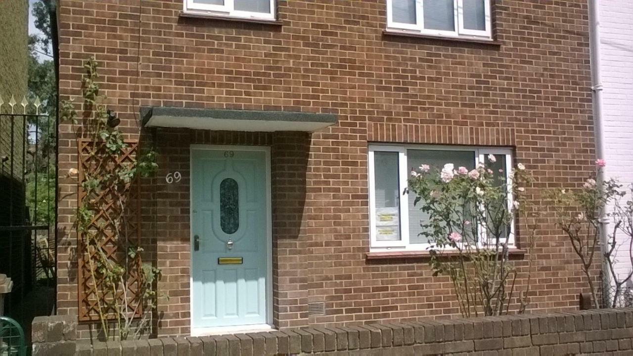 Tdm Bachelot Lettings Ltd Gasthof London
