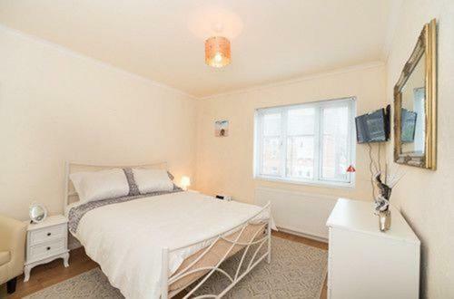 Tdm Bachelot Lettings Ltd Gasthof London