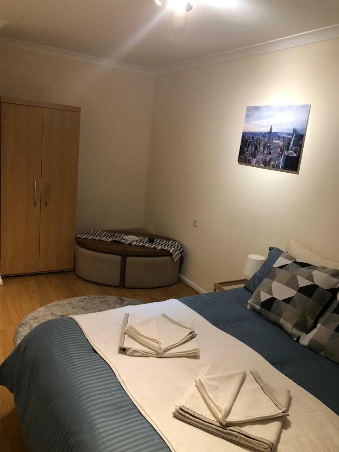 Splendid 2 Bedroom In Shepherd's Bush Apartamento