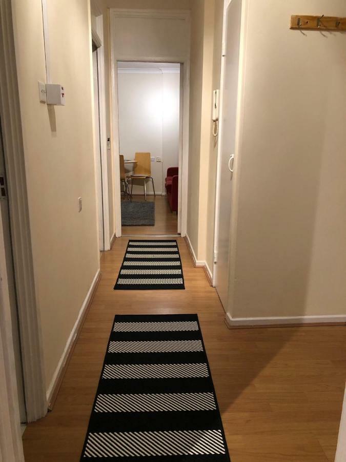 Splendid 2 Bedroom In Shepherd's Bush Apartamento