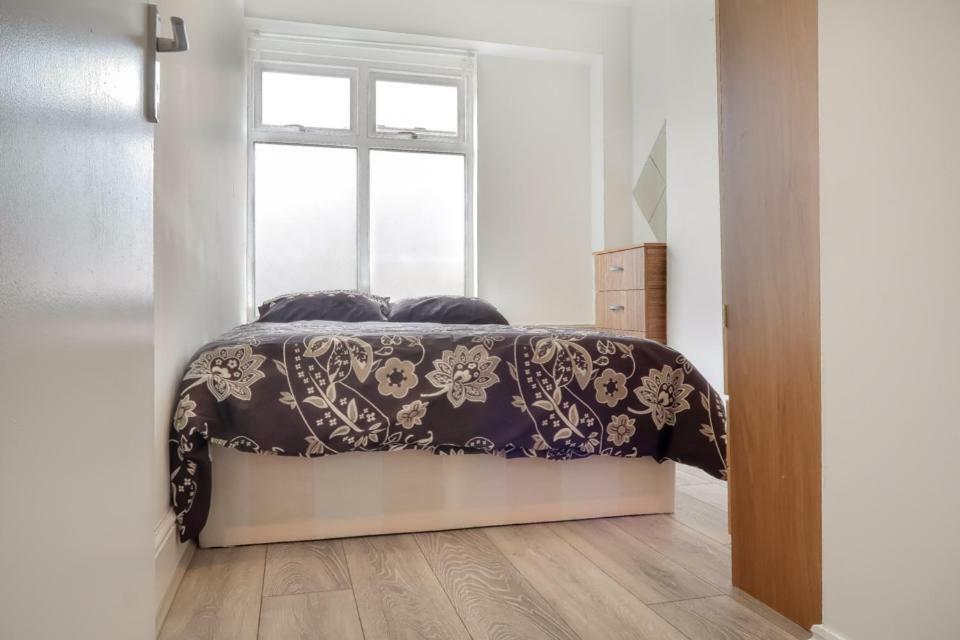 Sidney Street - Deluxe Guest *