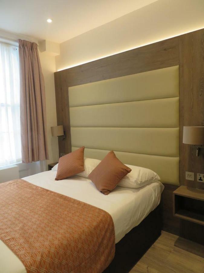 Glendale Hyde Park Hotel