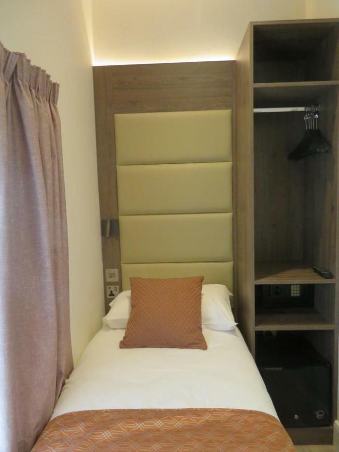Glendale Hyde Park Hotel 3*