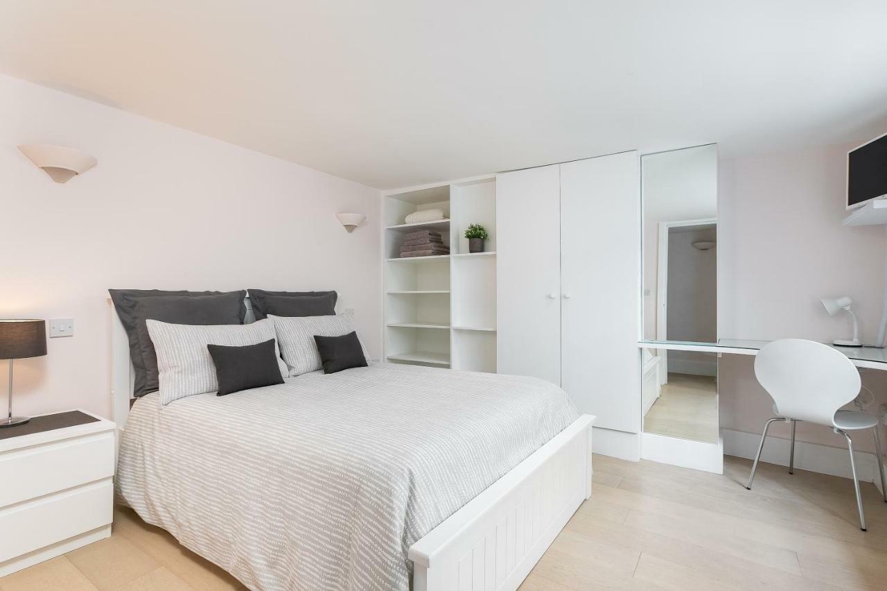 Apartamento With Private Patio, And Park Across The Road (adults Only)