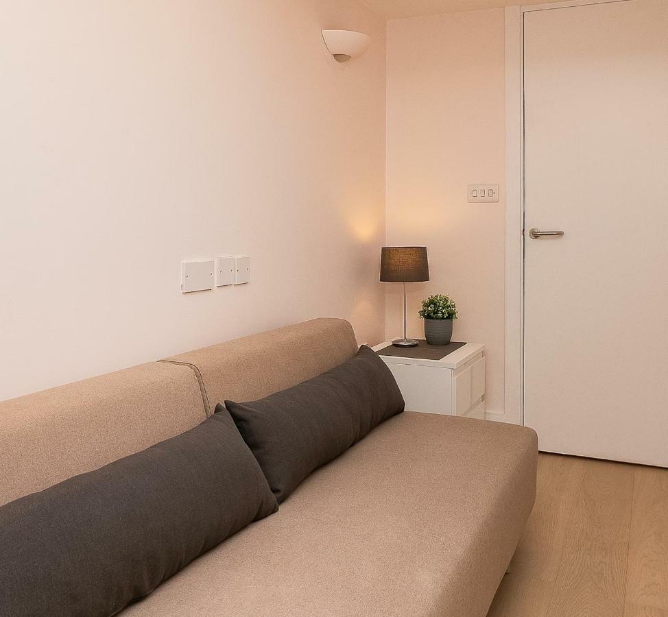 With Private Patio, And Park Across The Road (adults Only) * Londres