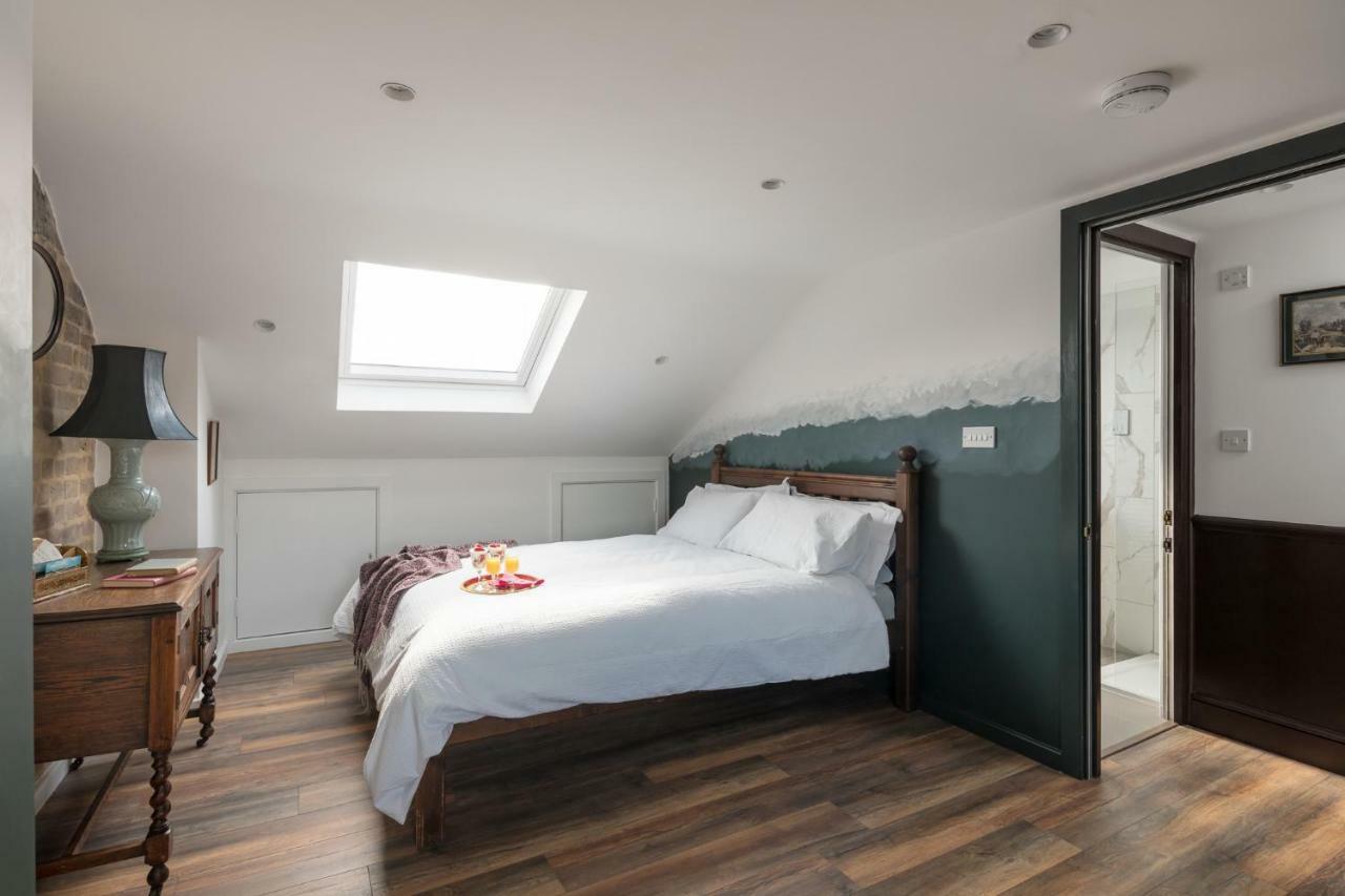 Courcy Road - 7 Bedroom - Sleeps Up To 22 Londres
