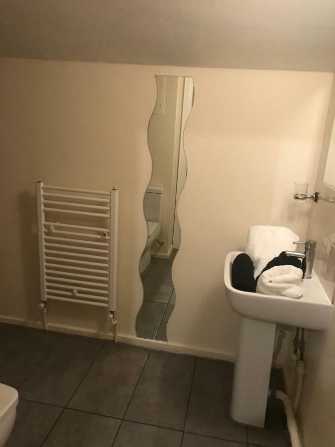 145 Burnley Road Homestay London