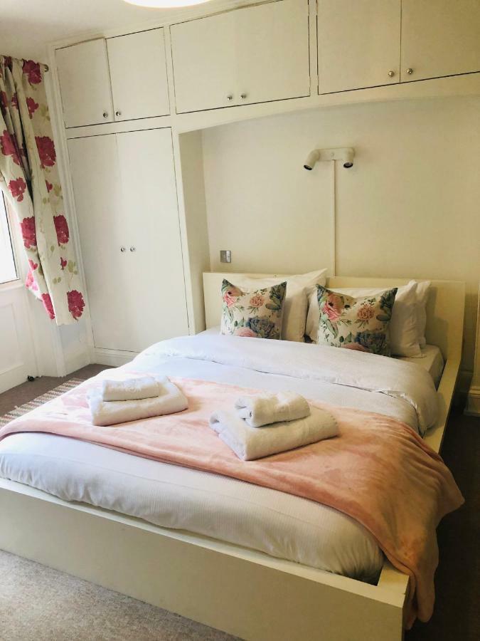 2 Bedroom Close To Camden Town * Londres
