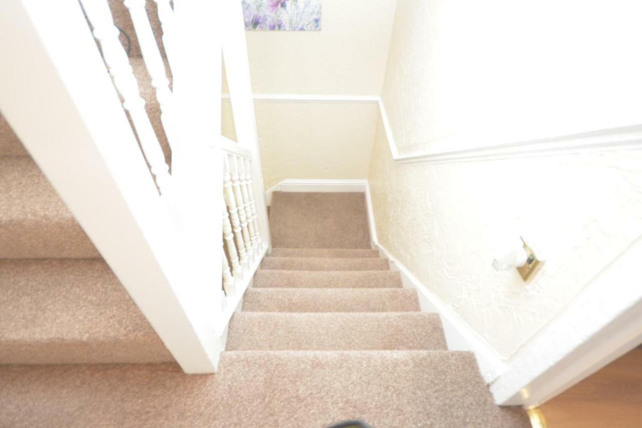 Сasa de vacaciones Four Bedroom Townhouse 12 Minutes Walk To Excel Exhibition Centre Londres