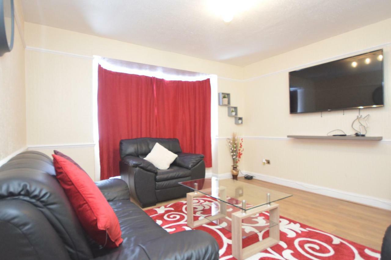 Four Bedroom Townhouse 12 Minutes Walk To Excel Exhibition Centre Londres