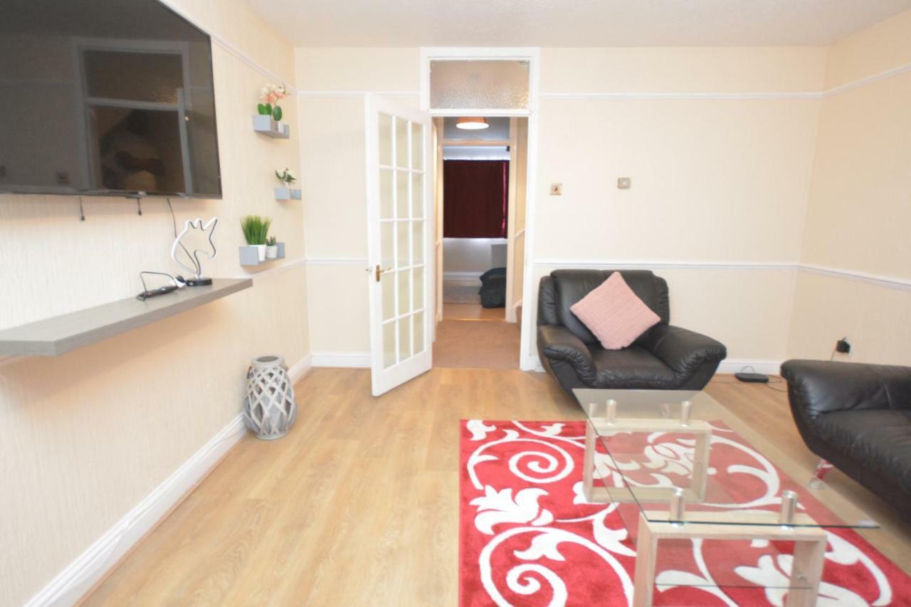 Сasa de vacaciones Four Bedroom Townhouse 12 Minutes Walk To Excel Exhibition Centre Londres