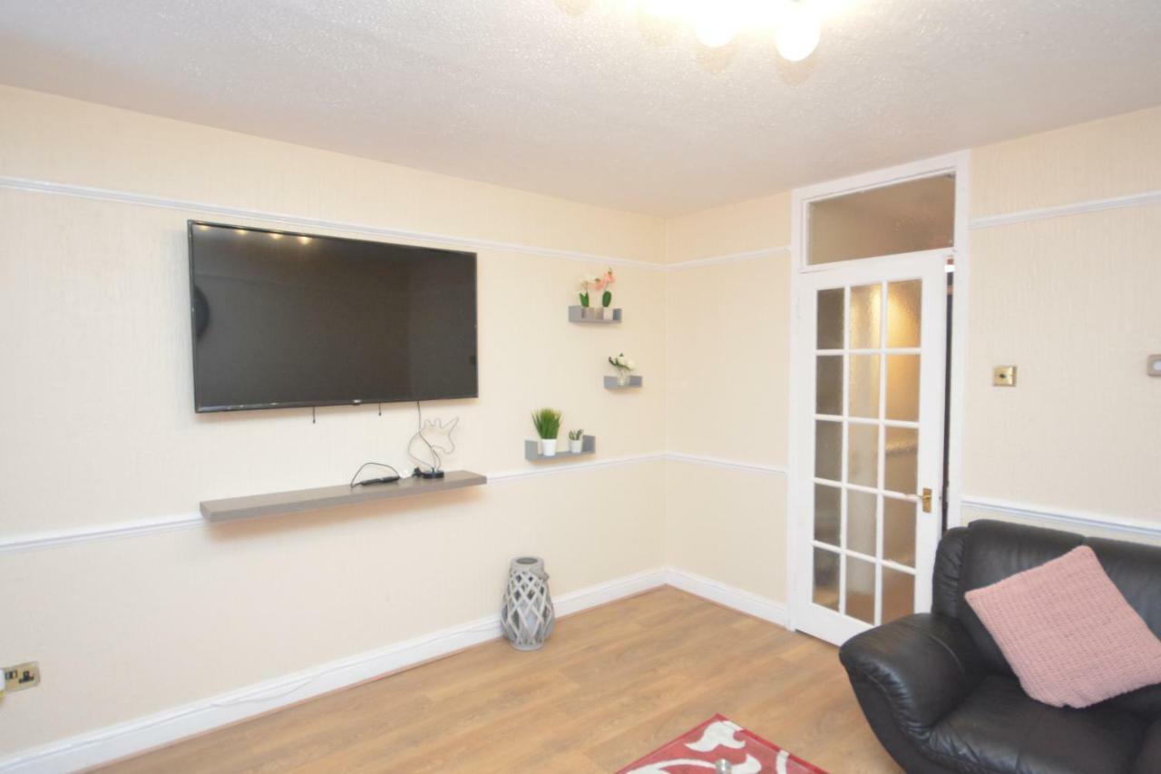 Сasa de vacaciones Four Bedroom Townhouse 12 Minutes Walk To Excel Exhibition Centre *