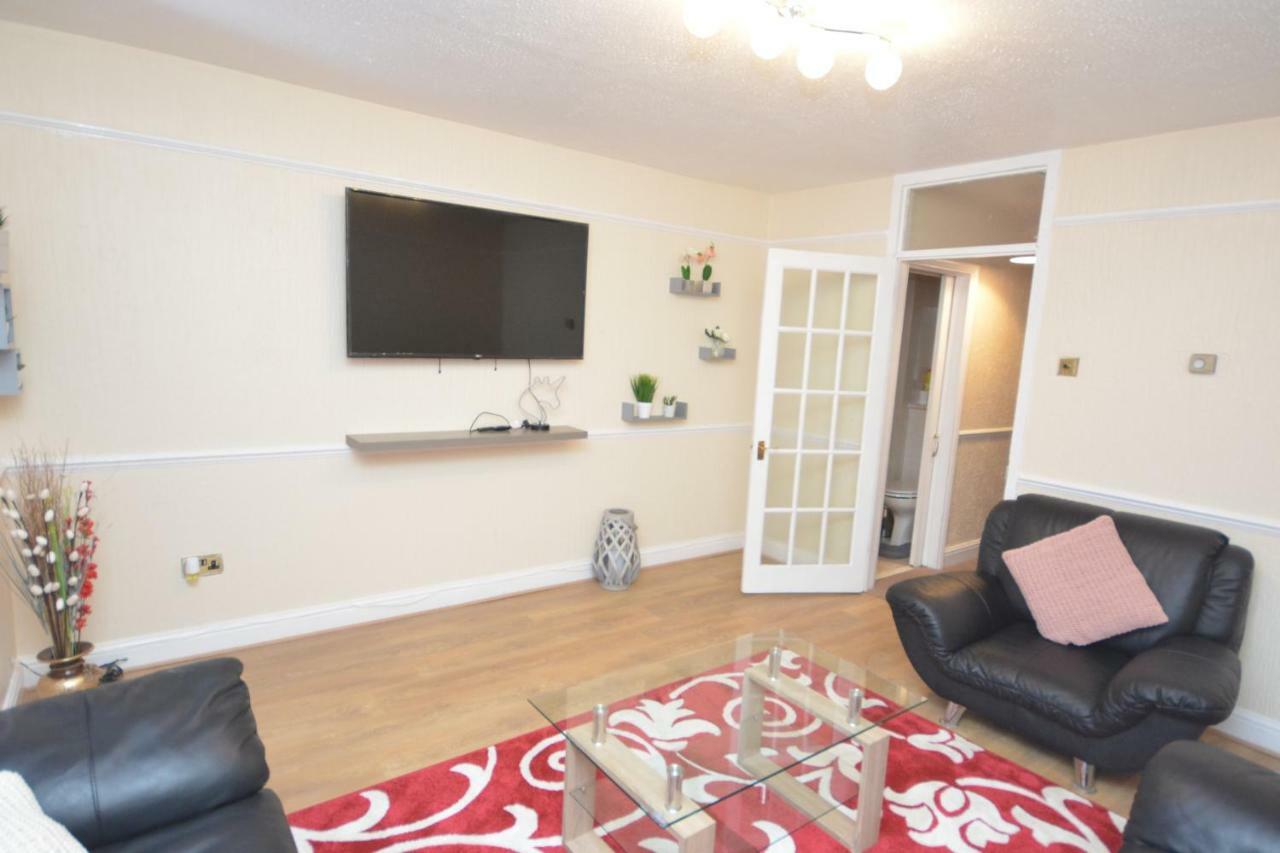 Сasa de vacaciones Four Bedroom Townhouse 12 Minutes Walk To Excel Exhibition Centre *
