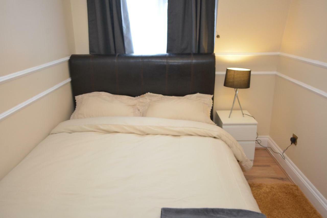 Four Bedroom Townhouse 12 Minutes Walk To Excel Exhibition Centre Londres