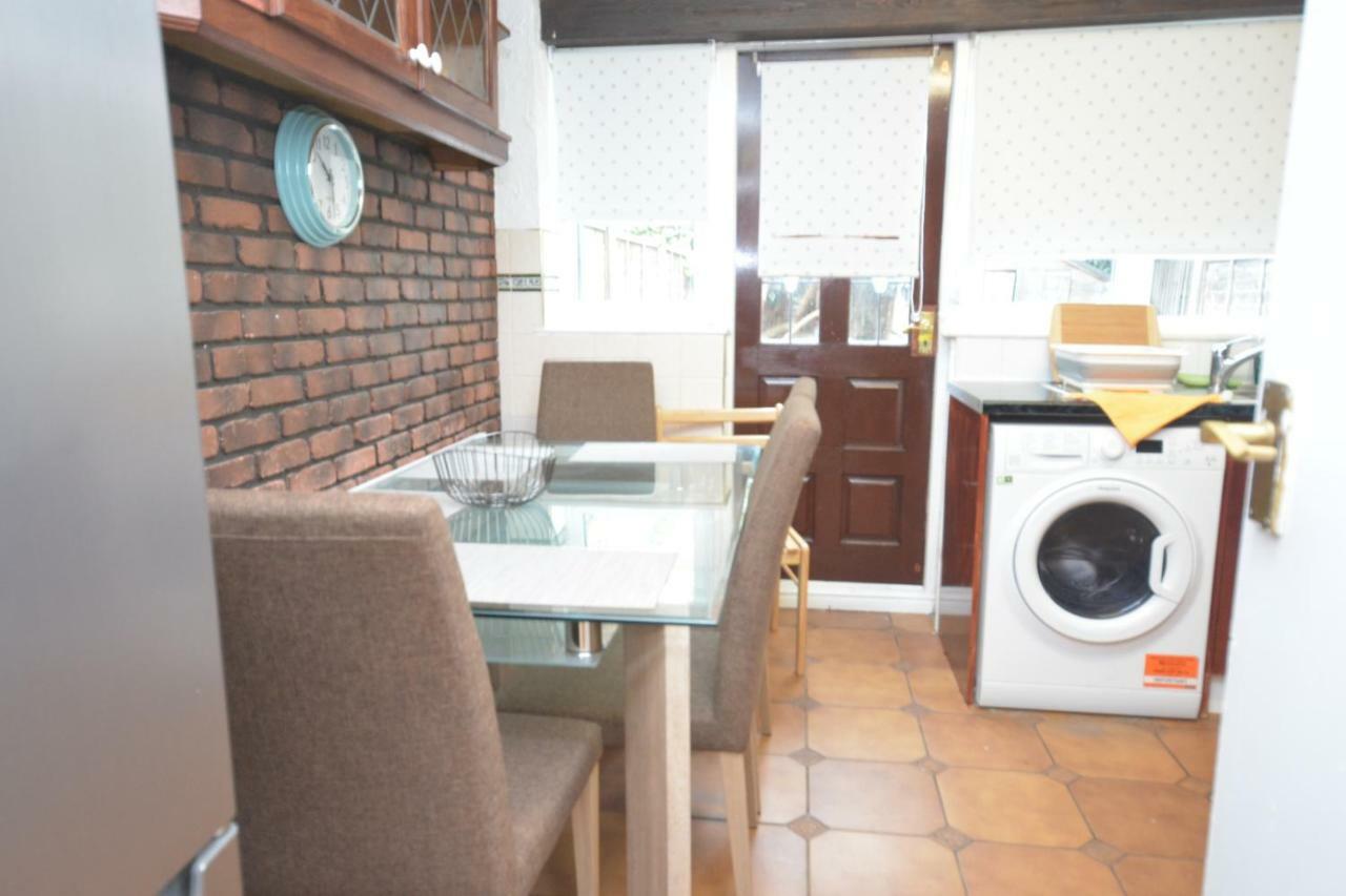 Four Bedroom Townhouse 12 Minutes Walk To Excel Exhibition Centre Londres