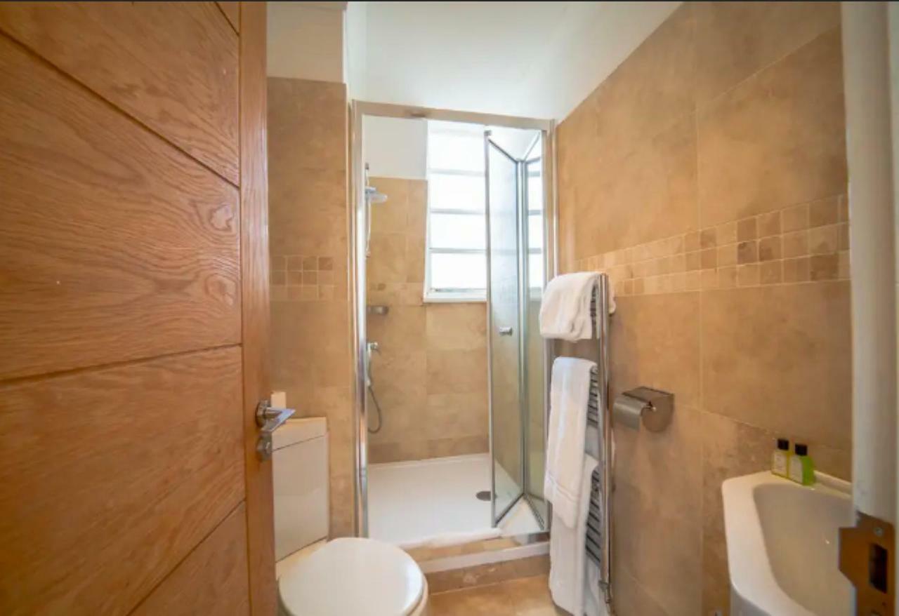 14 Bouverie Place * Londres