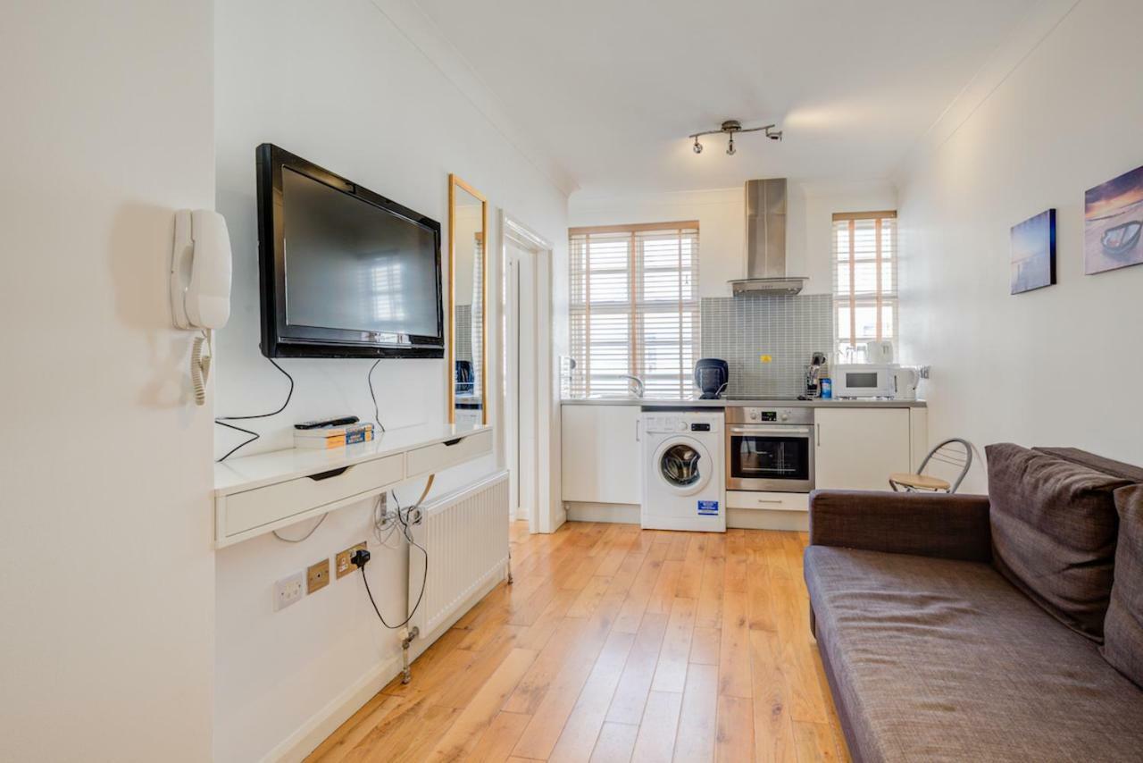 14 Bouverie Place Apartment